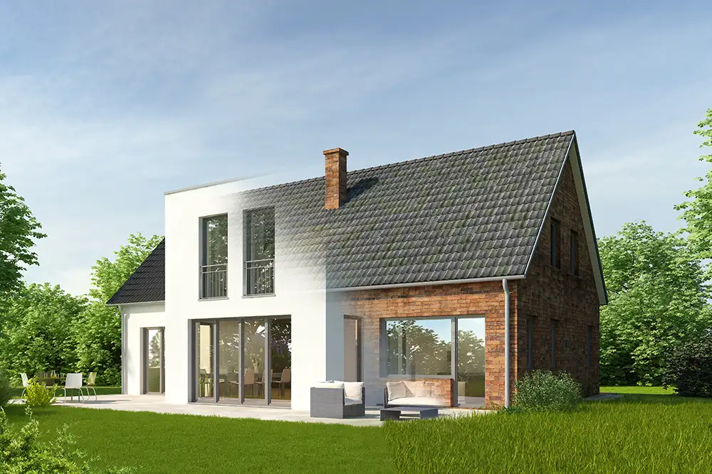 Personen besprechen Unterlagen mit Windrad und Solarpanel auf dem Tisch